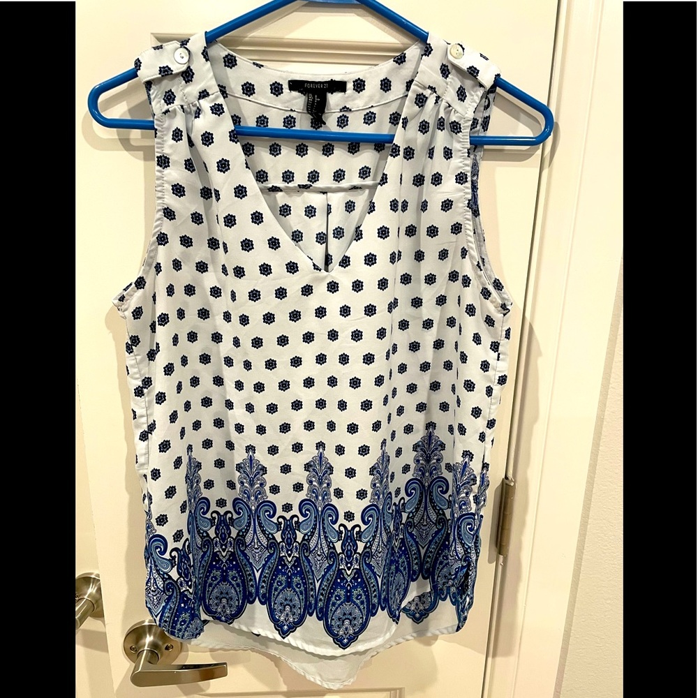 Forever 21, blouse casual. Sleeveless. Light wear.